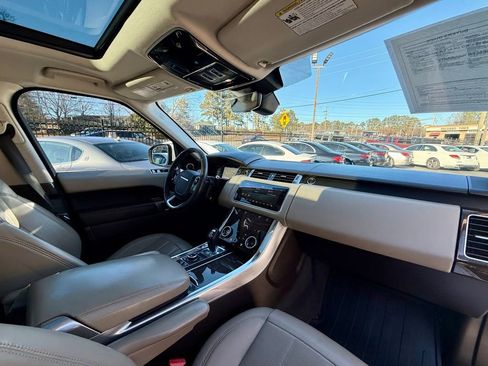 Used 2018 Land Rover Range Rover Sport HSE AWD/4WD image 29