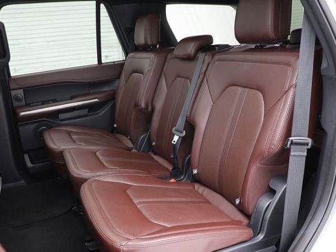 Used 2024 Ford Expedition Limited image 12