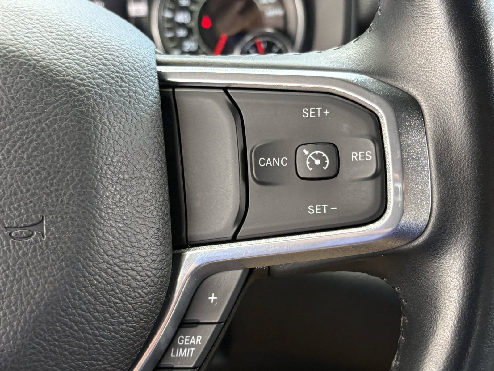Used 2023 RAM 1500 Laramie AWD/4WD image 38