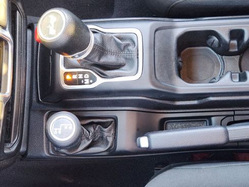 Used 2020 Jeep Wrangler Unlimited Sport image 23