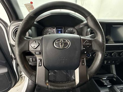 Certified 2018 Toyota Tacoma TRD Sport image 16