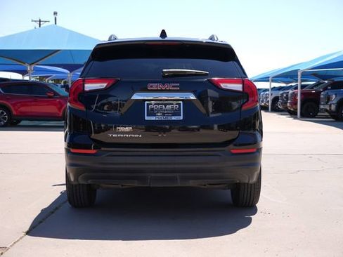 Used 2022 GMC Terrain SLE w/ Driver Convenience Package FWD image 4