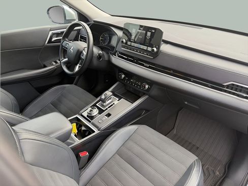 Used 2024 Mitsubishi Outlander SE AWD/4WD image 10