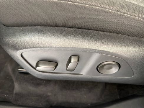 Used 2025 GMC Acadia Elevation image 19