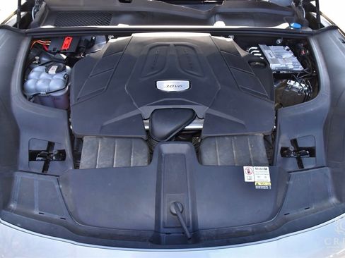 Used 2023 Porsche Cayenne image 28