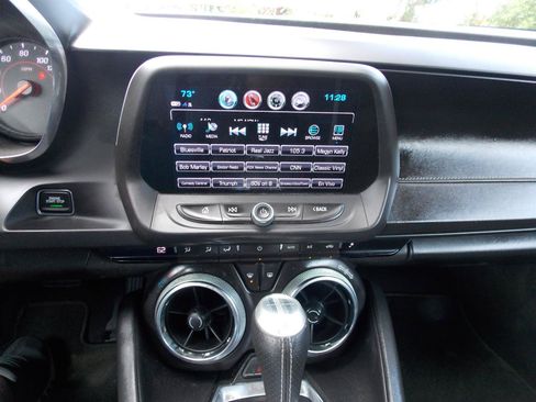 Used 2018 Chevrolet Camaro SS RWD image 5