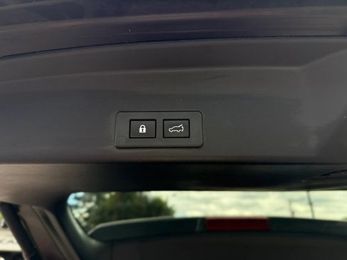 Used 2023 Subaru Ascent Limited AWD/4WD image 24