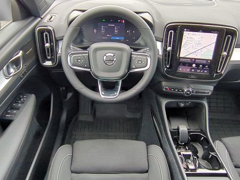 New 2026 Volvo XC40 B5 Ultra w/ Protection Package Premier AWD/4WD image 11