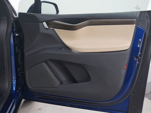 Used 2016 Tesla Model X Performance image 12