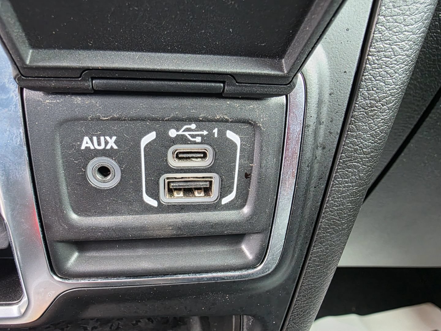 Used 2021 Jeep Wrangler Unlimited Sahara AWD/4WD image 29
