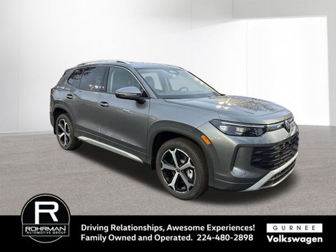 New 2026 Volkswagen Tiguan SE image 2