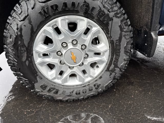 Used 2022 Chevrolet Silverado 3500 LT w/ Convenience Package AWD/4WD image 32