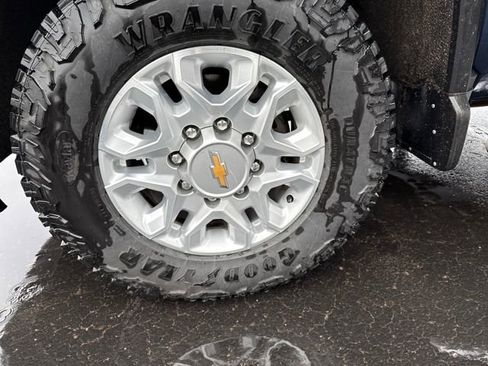 Used 2022 Chevrolet Silverado 3500 LT w/ Convenience Package AWD/4WD image 32