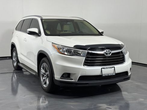 Used 2016 Toyota Highlander Limited FWD image 3