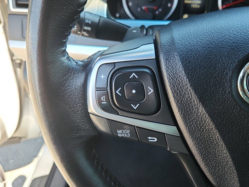 Used 2016 Toyota Camry SE FWD image 18