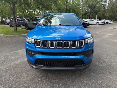Used 2023 Jeep Compass Sport AWD/4WD image 2
