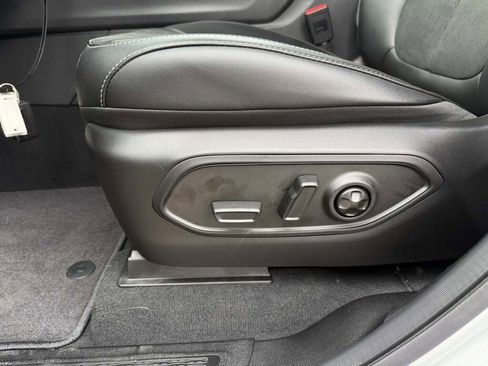 New 2026 Jeep Grand Cherokee Altitude image 31