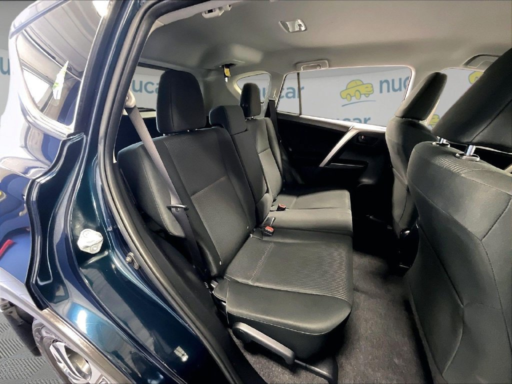 Used 2017 Toyota RAV4 LE AWD/4WD image 16