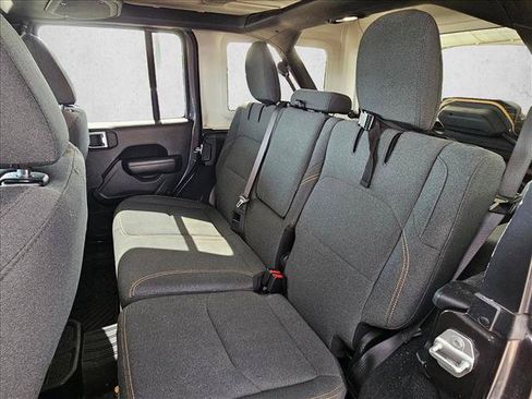 Used 2024 Jeep Wrangler Unlimited AWD/4WD image 15