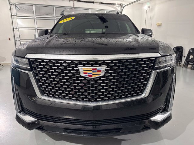 Used 2024 Cadillac Escalade Premium Luxury AWD/4WD image 2