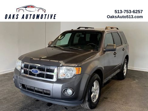 Used 2011 Ford Escape XLT FWD image 1