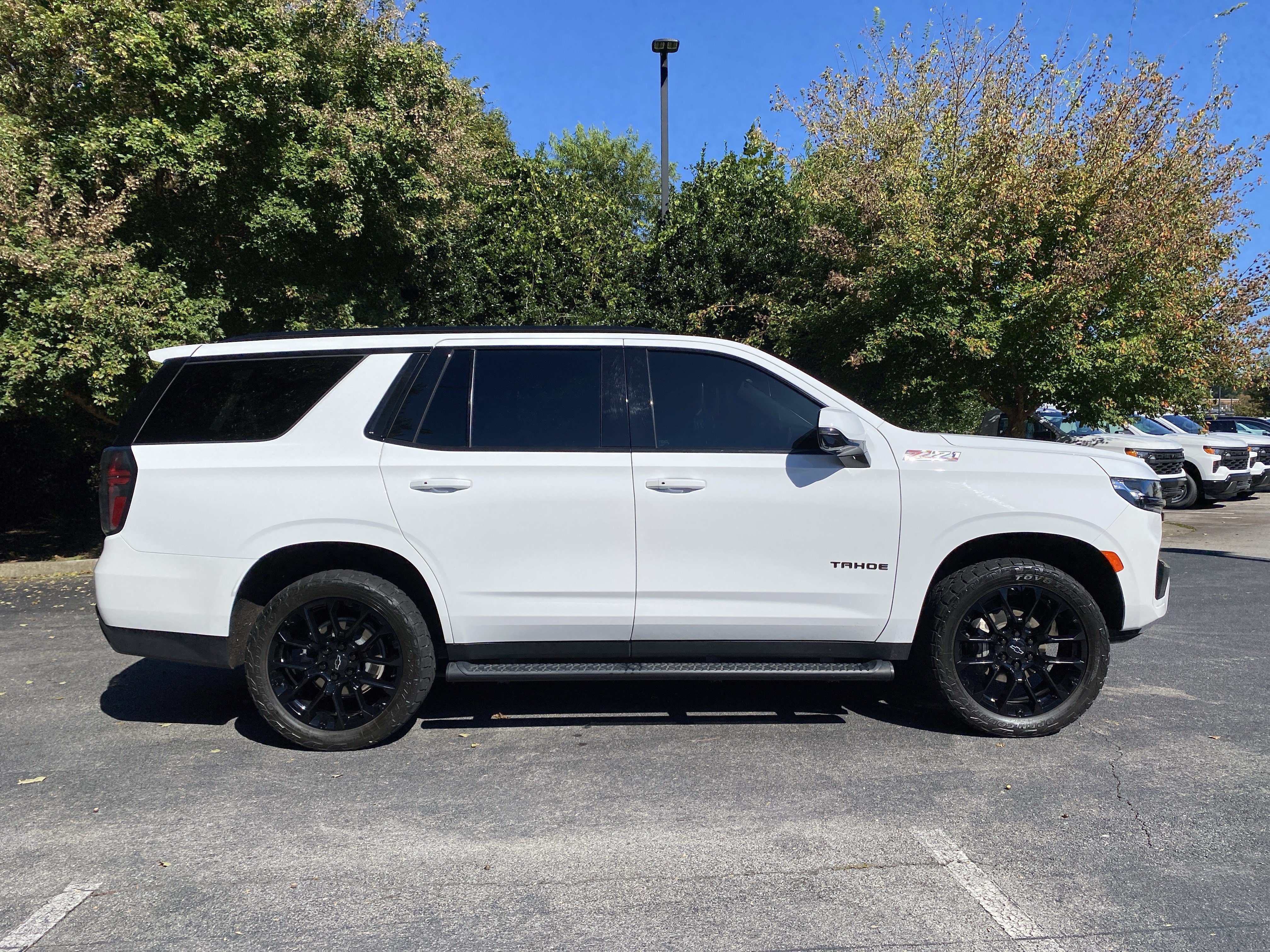 Used 2023 Chevrolet Tahoe Z71 w/ Luxury Package AWD/4WD image 10