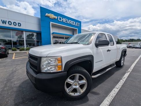 Used 2010 Chevrolet Silverado 1500 W/T RWD image 26