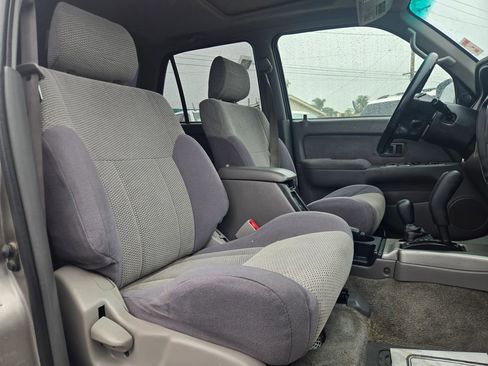 Used 2002 Toyota 4Runner SR5 image 16