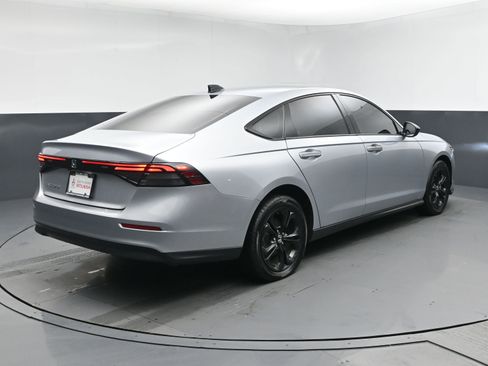 Used 2025 Honda Accord SE image 21