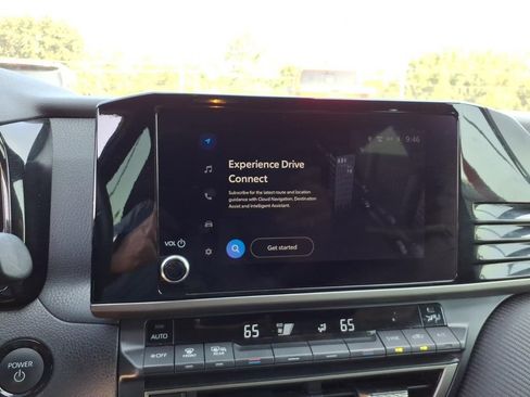Used 2025 Toyota Camry SE w/ Convenience Package FWD image 12