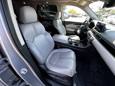 Used 2023 Honda Pilot Touring image 13