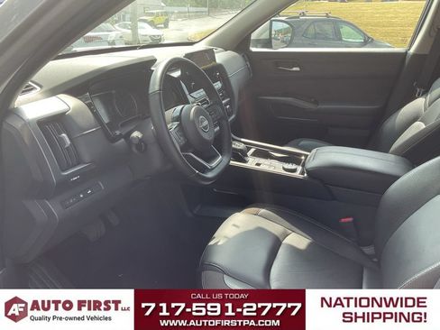 Used 2022 Nissan Pathfinder SL AWD/4WD image 6