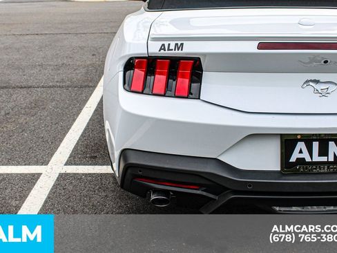 Used 2025 Ford Mustang Premium RWD image 13