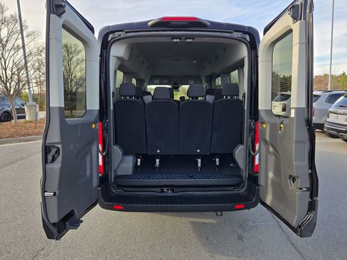 Used 2023 Ford Transit 350 XLT image 31