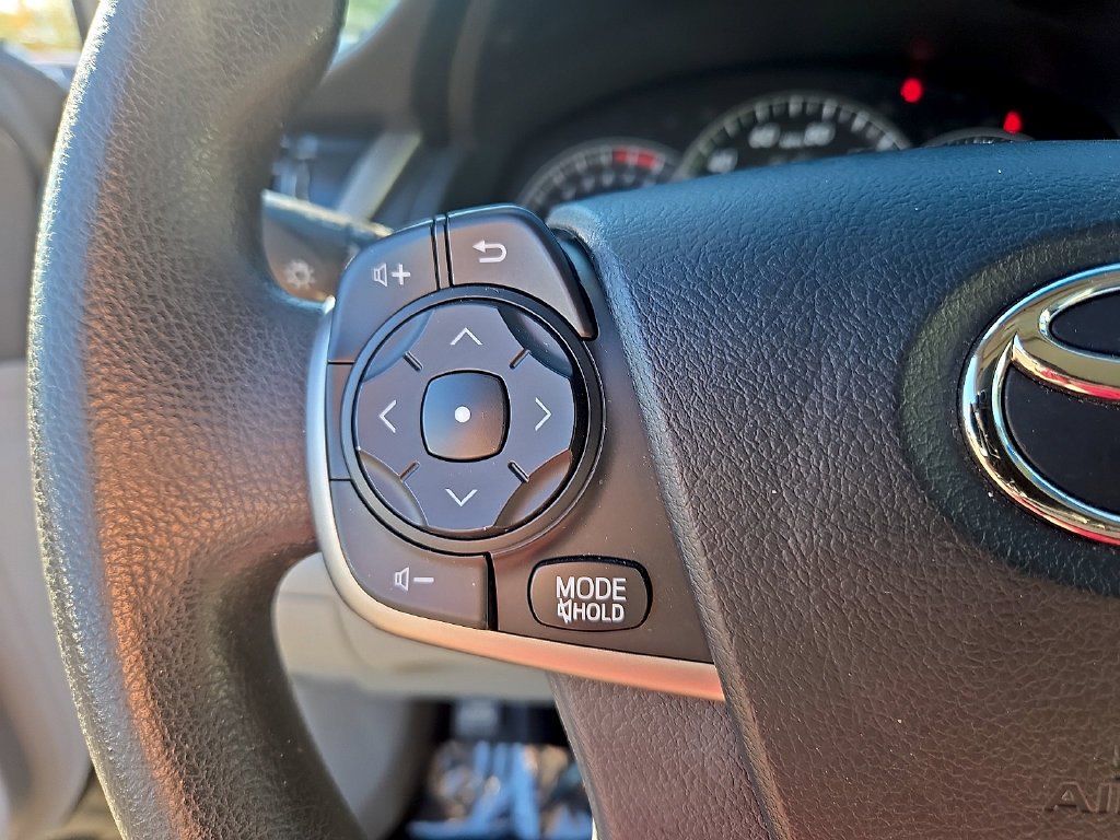 Used 2012 Toyota Camry LE FWD image 23