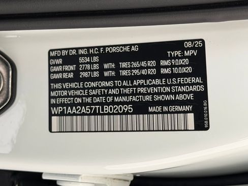 Used 2026 Porsche Macan AWD/4WD image 27