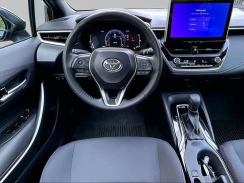 Certified 2025 Toyota Corolla SE FWD image 6