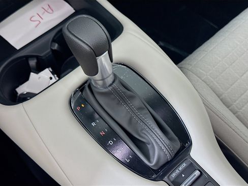 Certified 2025 Honda HR-V LX image 13