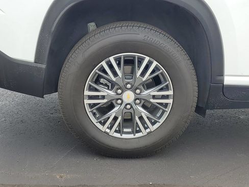 Used 2025 Chevrolet Traverse LT w/ Driver Confidence Package FWD image 34