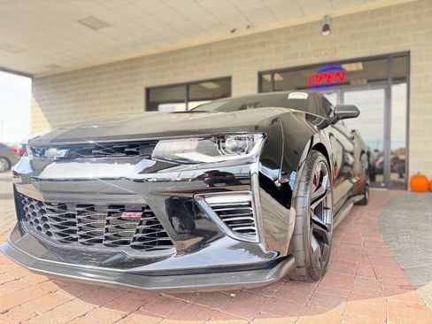 Used 2018 Chevrolet Camaro SS image 25