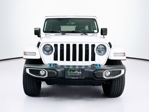 Used 2023 Jeep Wrangler Unlimited Sahara AWD/4WD image 2