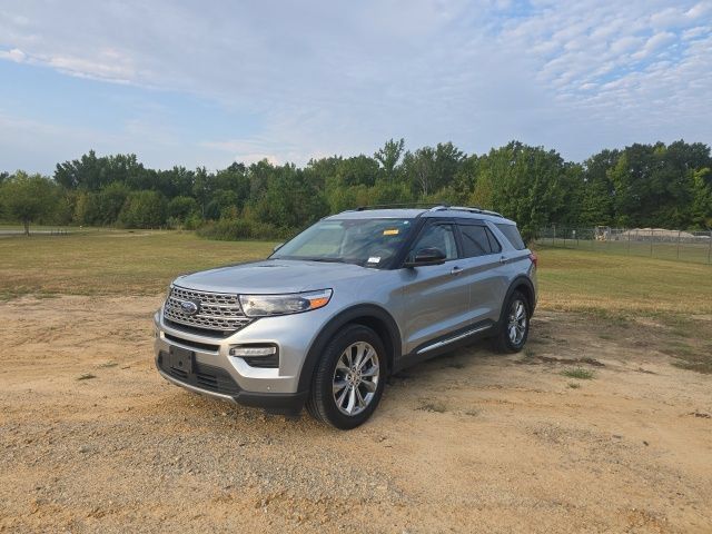 Used 2023 Ford Explorer Limited w/ Equipment Group 301A RWD image 2