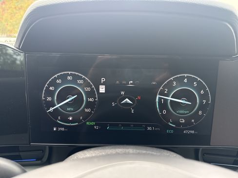 Used 2025 Hyundai Elantra Limited w/ Cargo Package FWD image 21
