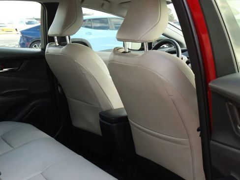 Used 2024 Toyota Prius XLE AWD/4WD image 38