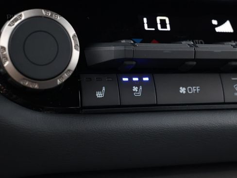 New 2026 Toyota Tundra Platinum image 5