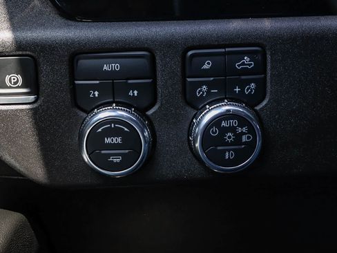 Used 2024 GMC Sierra 1500 SLT AWD/4WD image 34