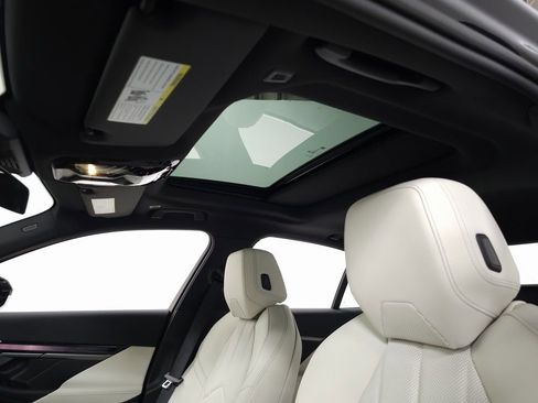 New 2026 BMW 530i xDrive image 13