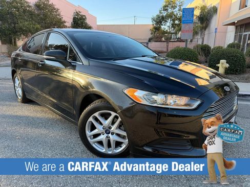 Used 2015 Ford Fusion SE FWD image 1