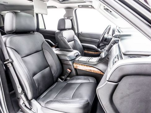 Used 2019 Chevrolet Tahoe Premier AWD/4WD image 32