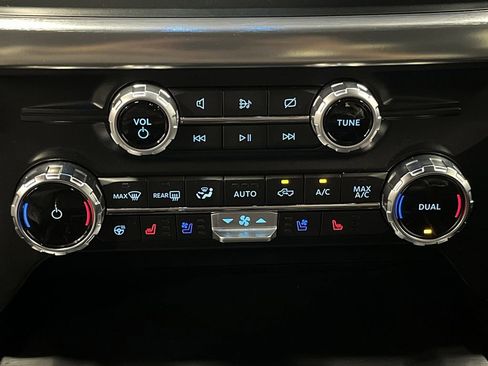 Used 2023 Ford F150 Lariat w/ Equipment Group 502A High image 21